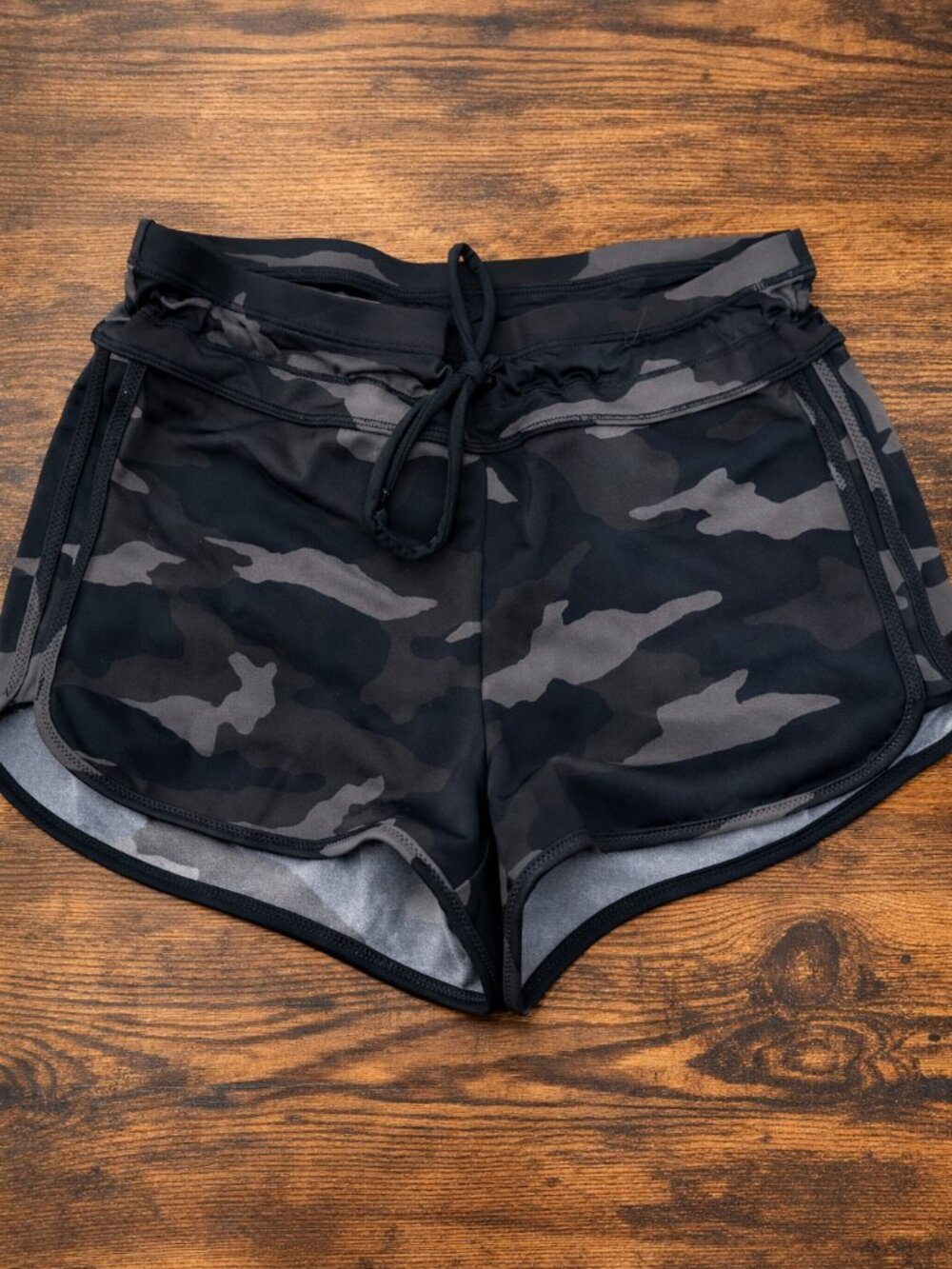 Athleta Black Gray Camo Run Shorts XS